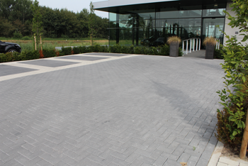 Tremico BKK 21x10,5x7 cm Antraciet Sfeer 1 - Paviment.nl